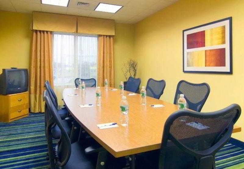 Fairfield Inn And Suites By Marriott Emporia I-95 Zewnętrze zdjęcie