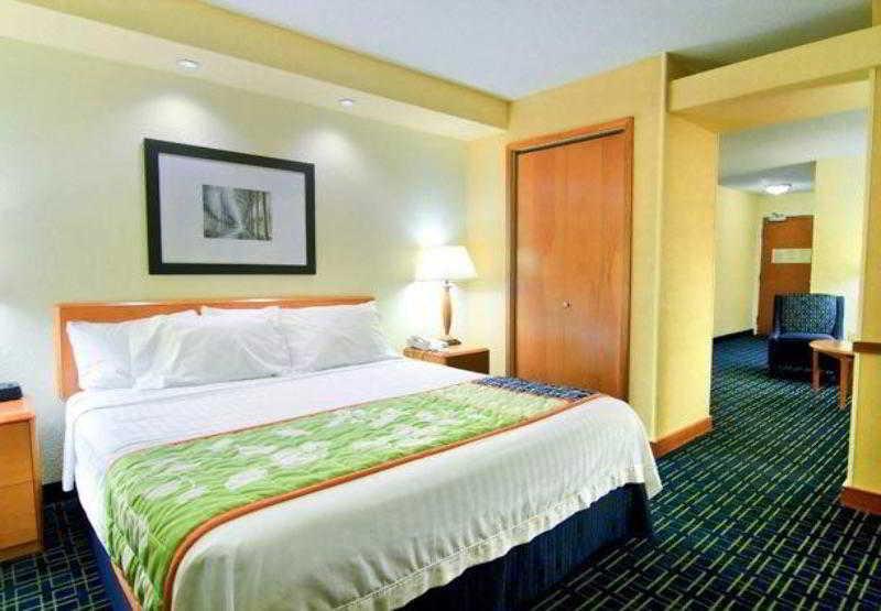 Fairfield Inn And Suites By Marriott Emporia I-95 Zewnętrze zdjęcie